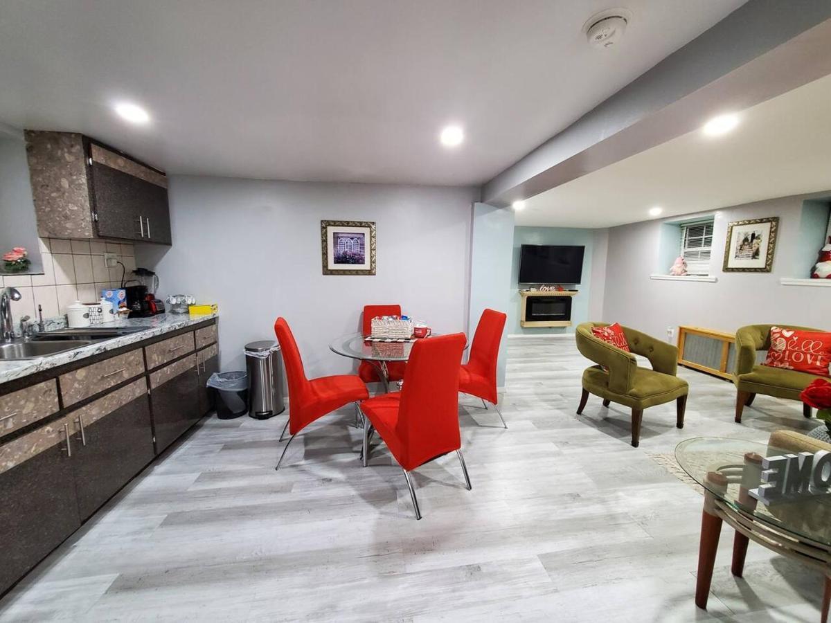 Lovely 2 Bedroom Apartment With 2 Entrance And Parking New York Exterior photo