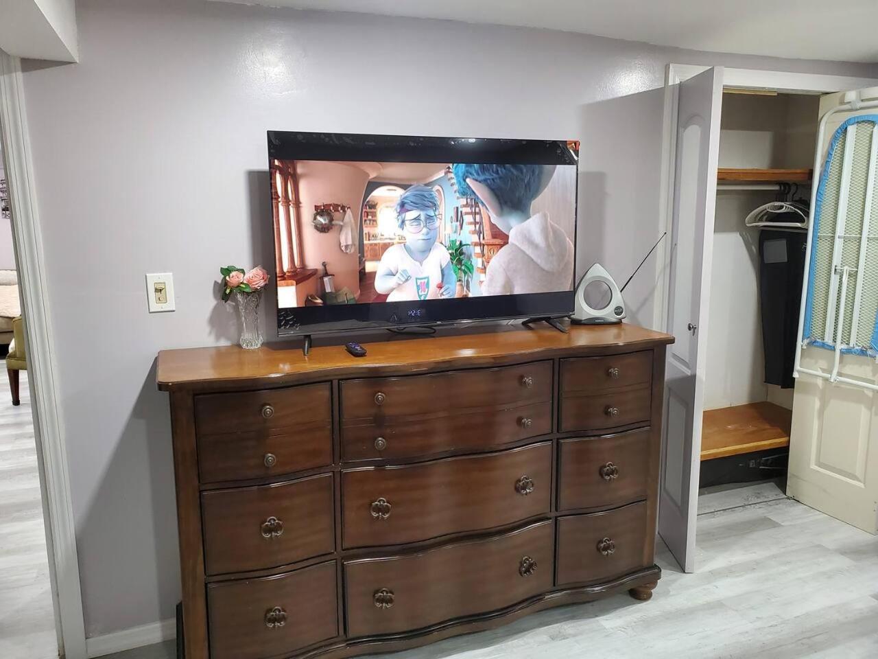 Lovely 2 Bedroom Apartment With 2 Entrance And Parking New York Exterior photo