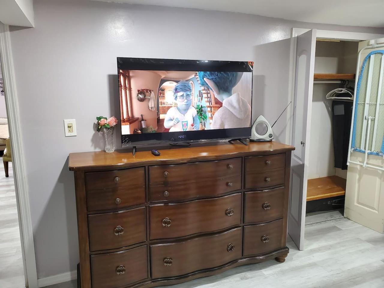 Lovely 2 Bedroom Apartment With 2 Entrance And Parking New York Exterior photo