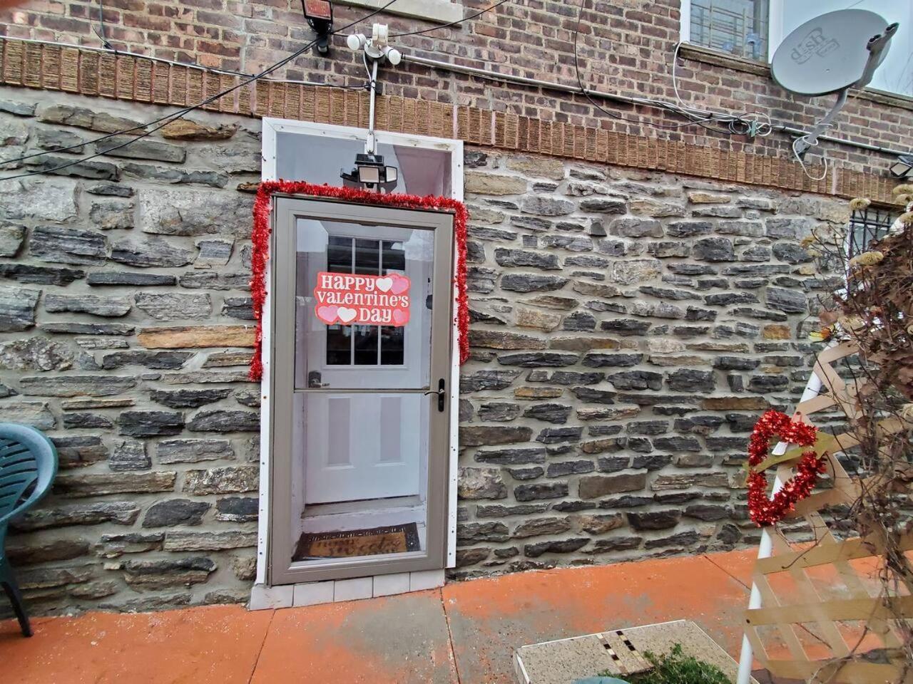 Lovely 2 Bedroom Apartment With 2 Entrance And Parking New York Exterior photo