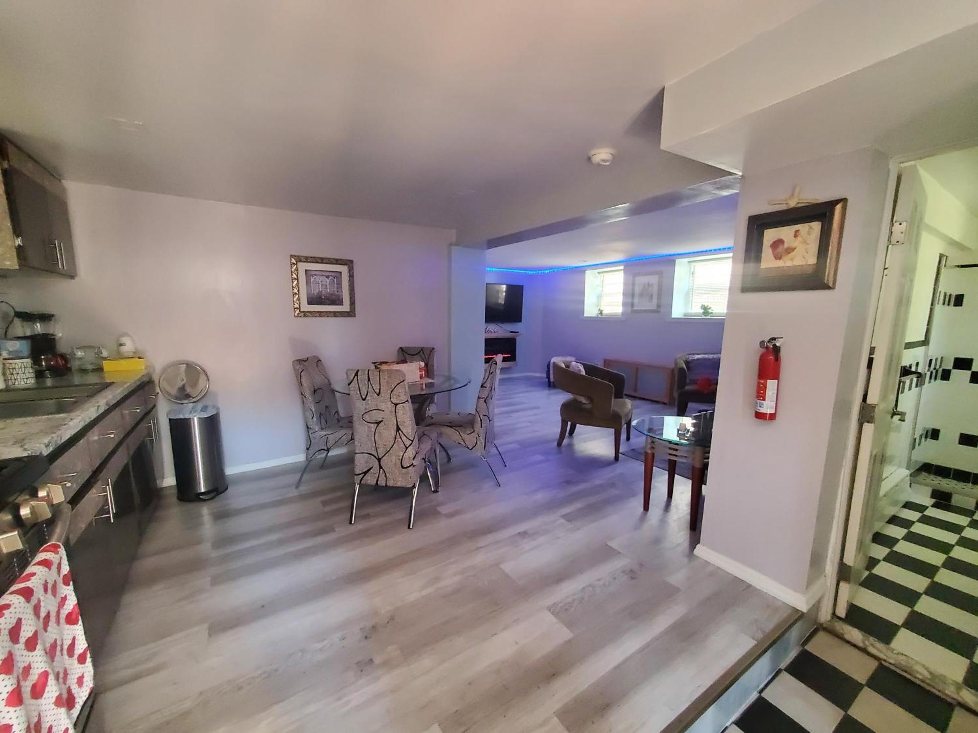 Lovely 2 Bedroom Apartment With 2 Entrance And Parking New York Exterior photo